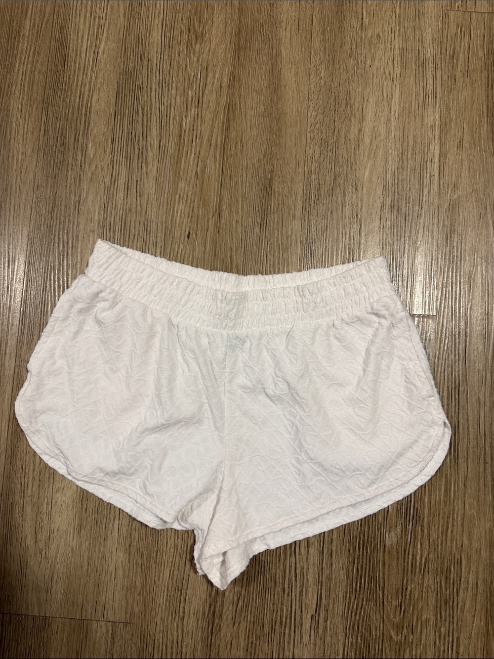 Victoria’s Secret White Quilted Lounge Shorts L